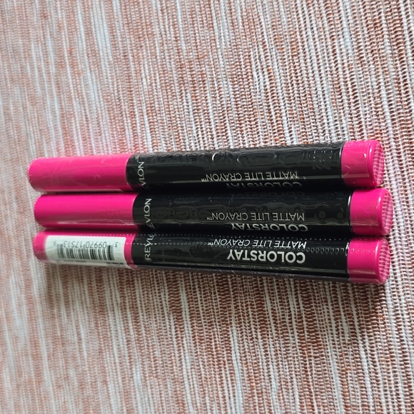 REVLON BRAND WOMENS COLORSTAY MATTE LITE LIP CRAYON BUNDLE OF 3 - Picture 7 of 9